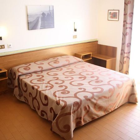 Hotel Helga Caorle Kültér fotó