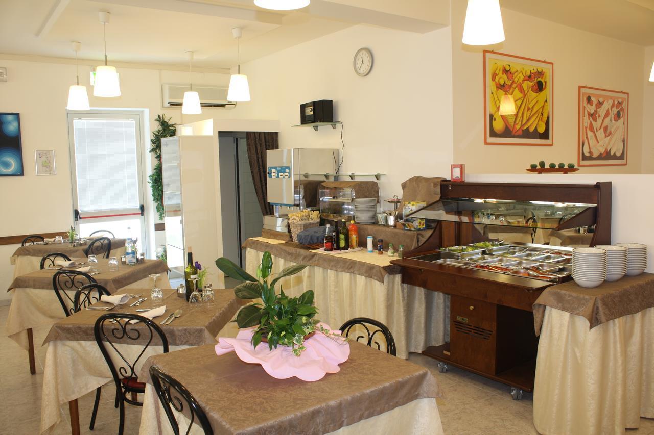 Hotel Helga Caorle Kültér fotó