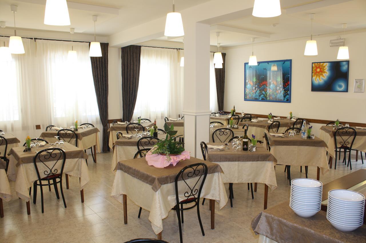 Hotel Helga Caorle Kültér fotó