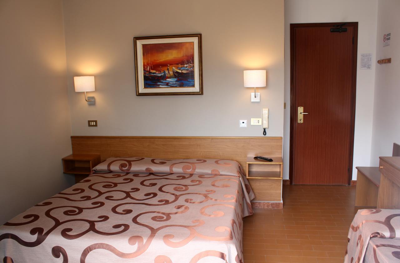 Hotel Helga Caorle Kültér fotó