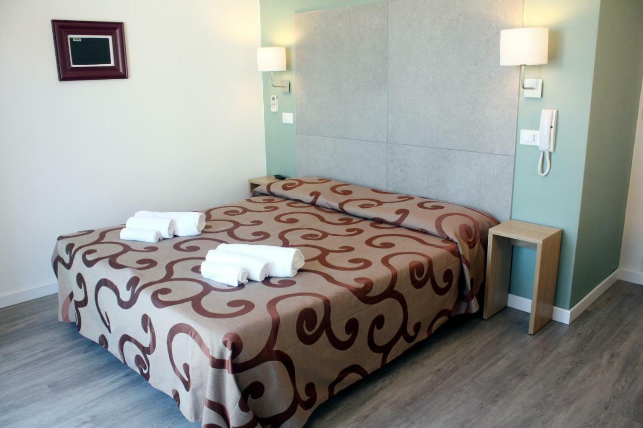 Hotel Helga Caorle Kültér fotó